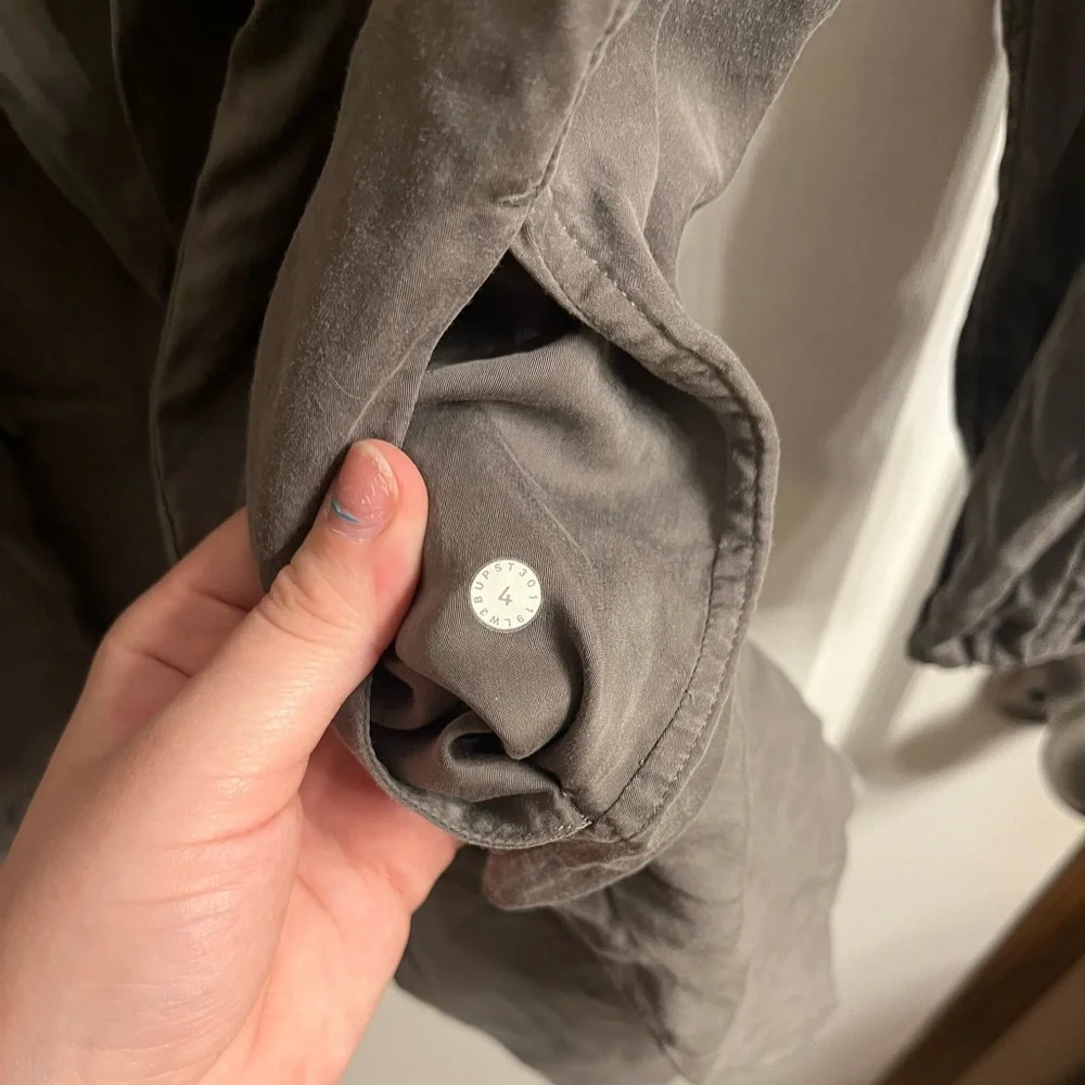 Lululemon City Stroll Jacket - Size 4 - Grey Sage - Picture 12 of 12